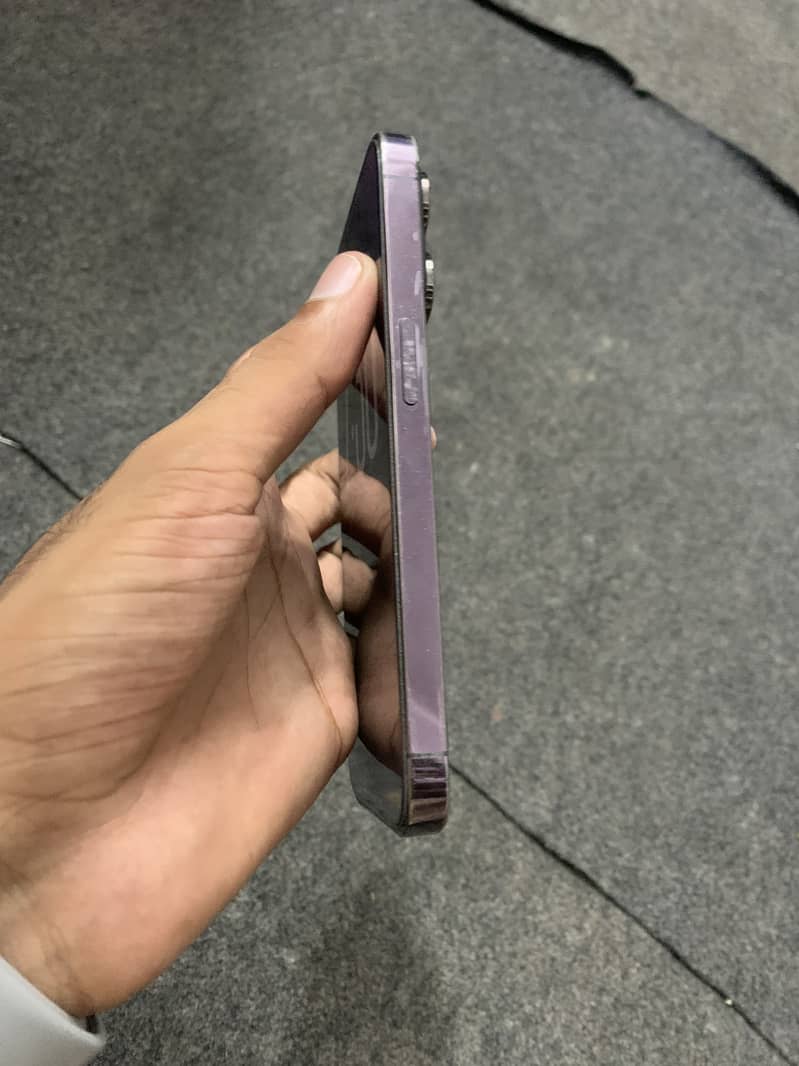 Apple iPhone 14 Pro 0