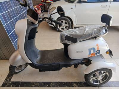 Evee Nisa Electric Scooty