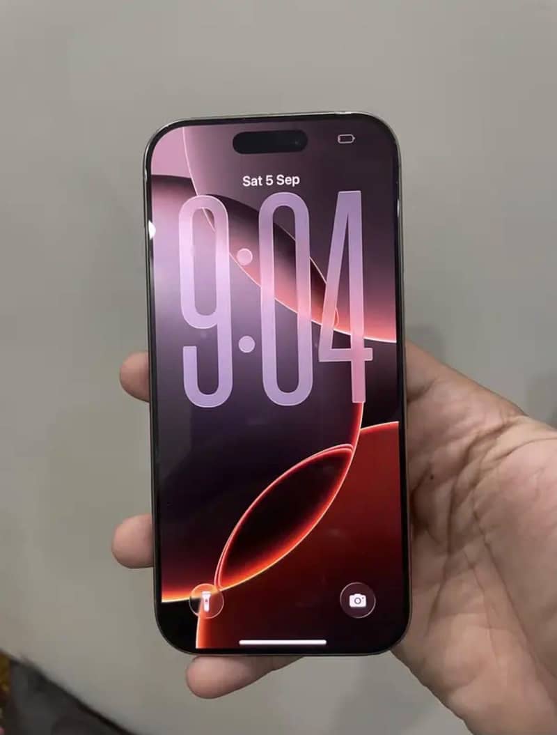 Apple iPhone 16 Pro 2