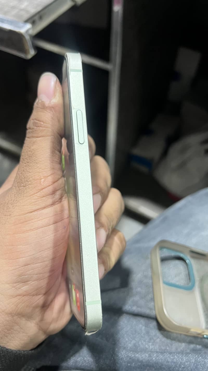 Apple iPhone 12 1