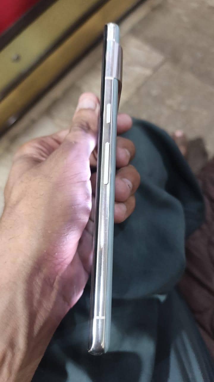 Google Pixel 7 Pro 4