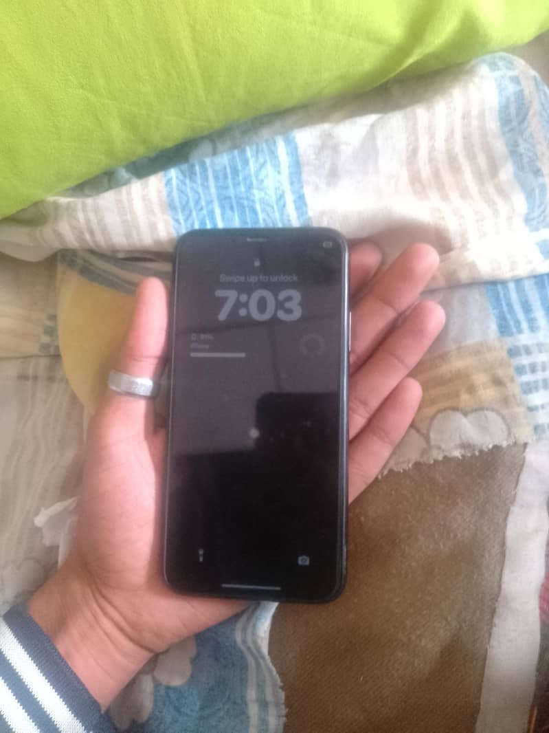 Apple iPhone XS 0