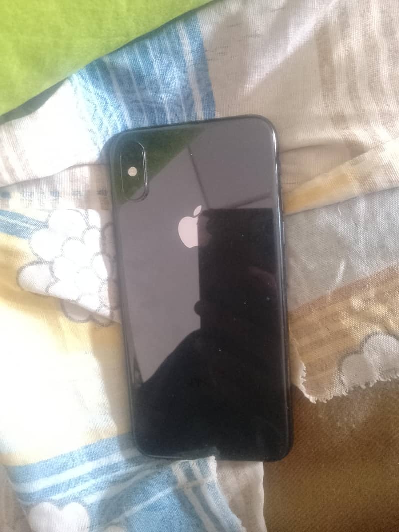 Apple iPhone XS 1