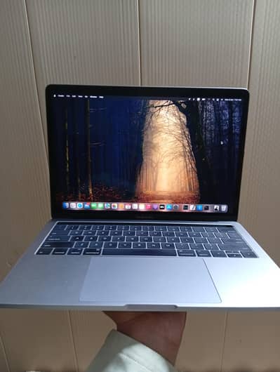 MacBook Pro 13" 2016 | i7 | 16GB | 1TB SSD + New Stand.