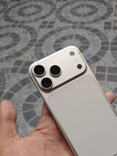 Apple iPhone 17 Pro Max (Silver)