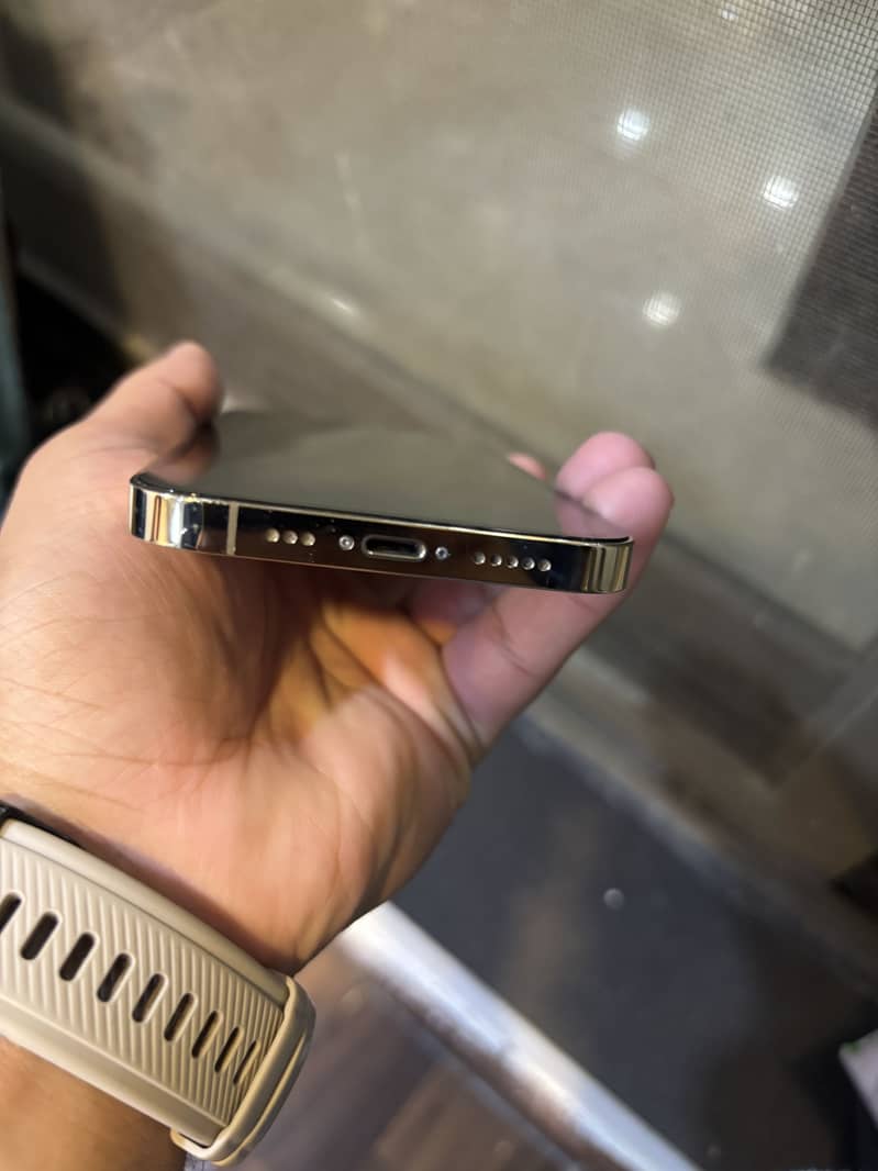 iPhone 12 Pro 5
