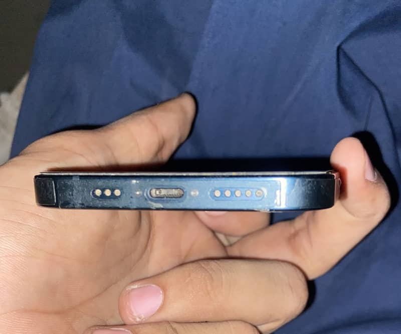 Apple iPhone 13 0