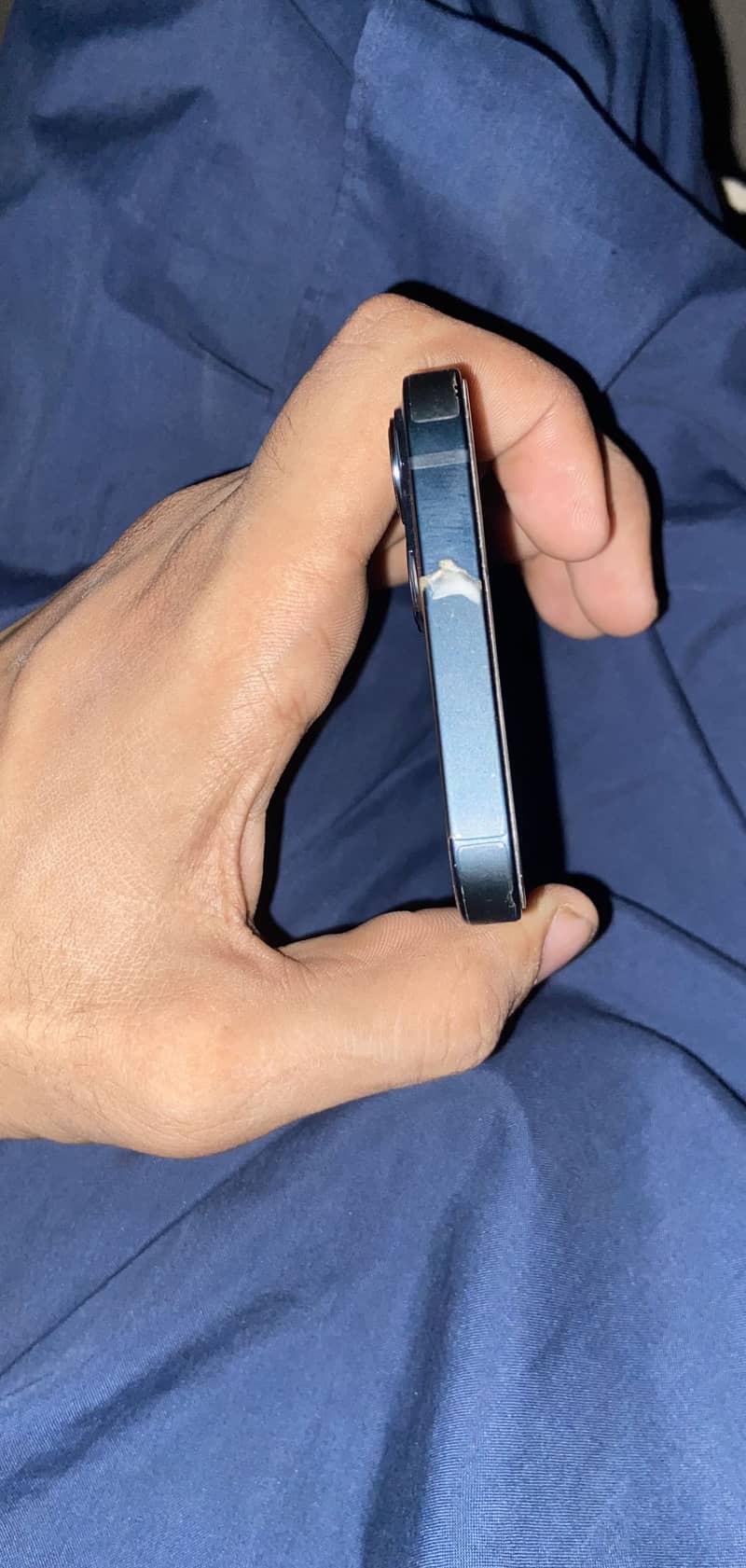 Apple iPhone 13 6
