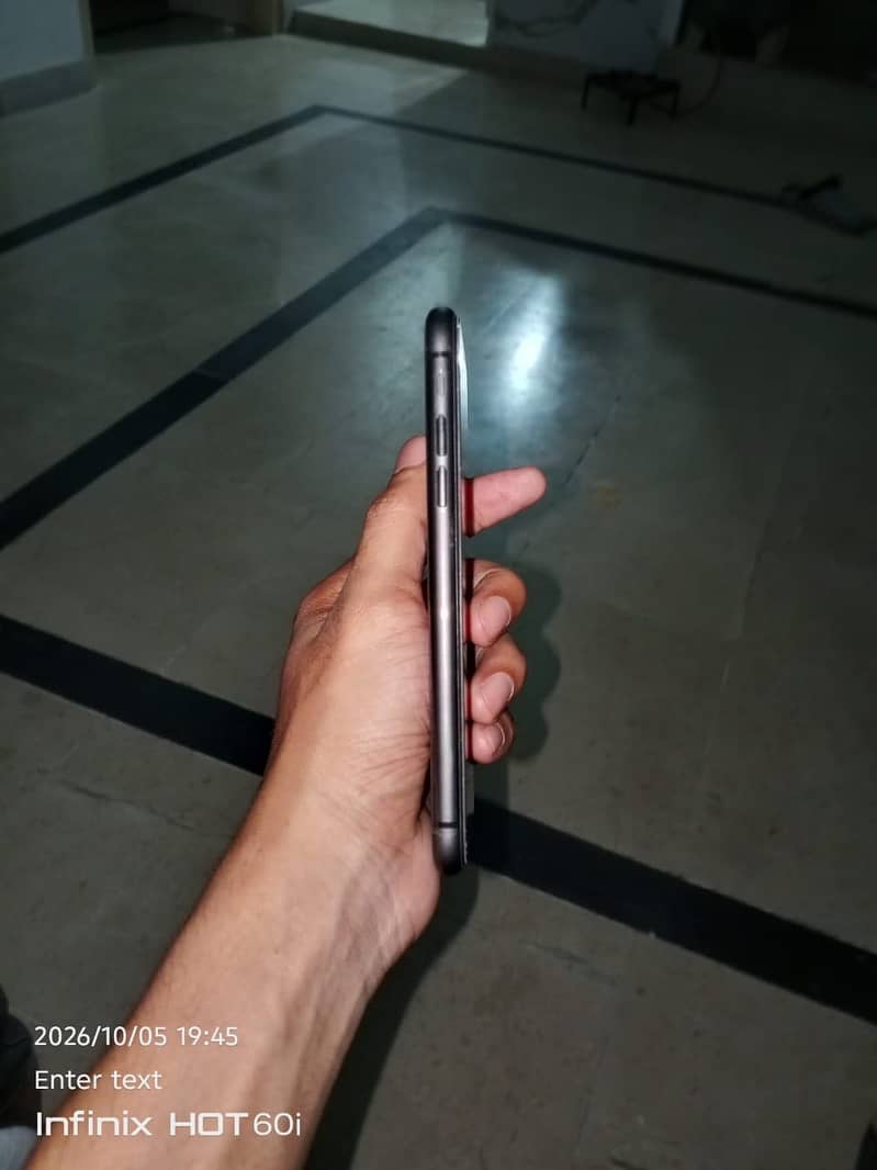 Apple iPhone 11 3