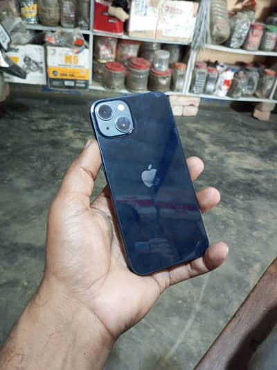 Apple iPhone 13