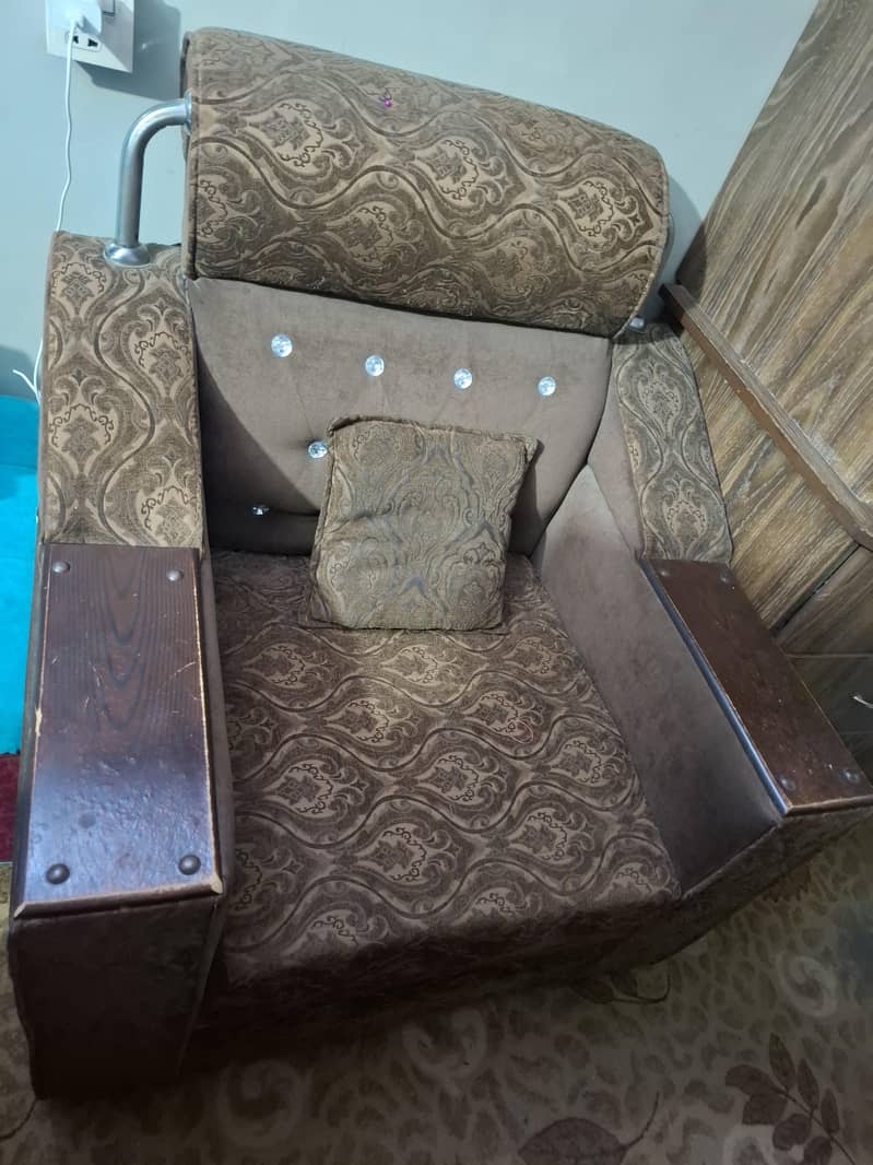 bed with side tables and dressing 4