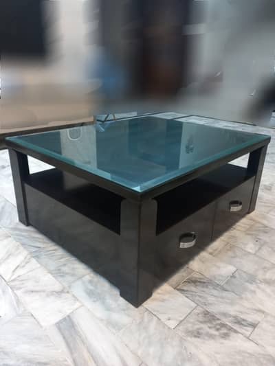 Modern Center table in good condition for sale
