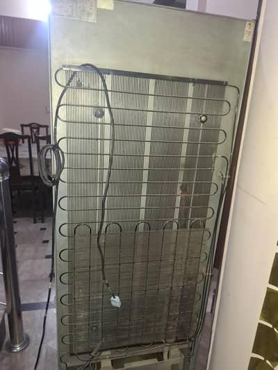 Second hand refrigerator to buy.