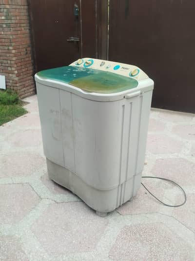 Manual Washing machine.