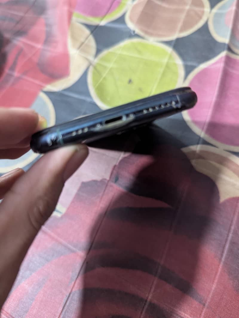 Apple iPhone 11 Pro 1