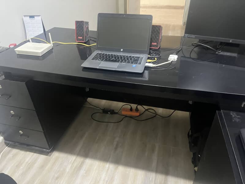 Executive Office Table (L shaped) 1