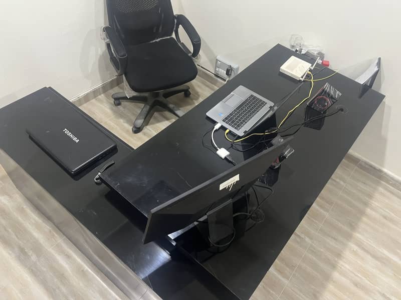 Executive Office Table (L shaped) 4