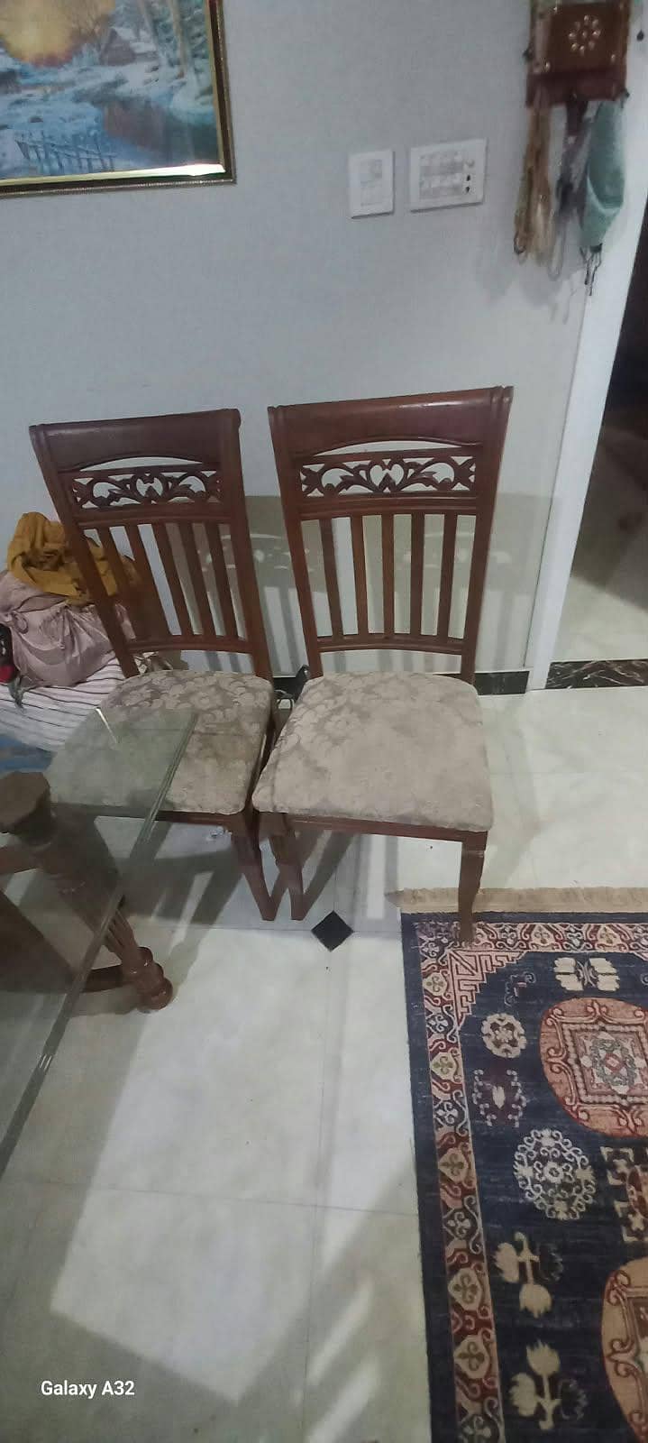 dining table & chairs 0