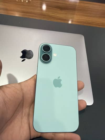 Apple iPhone 16