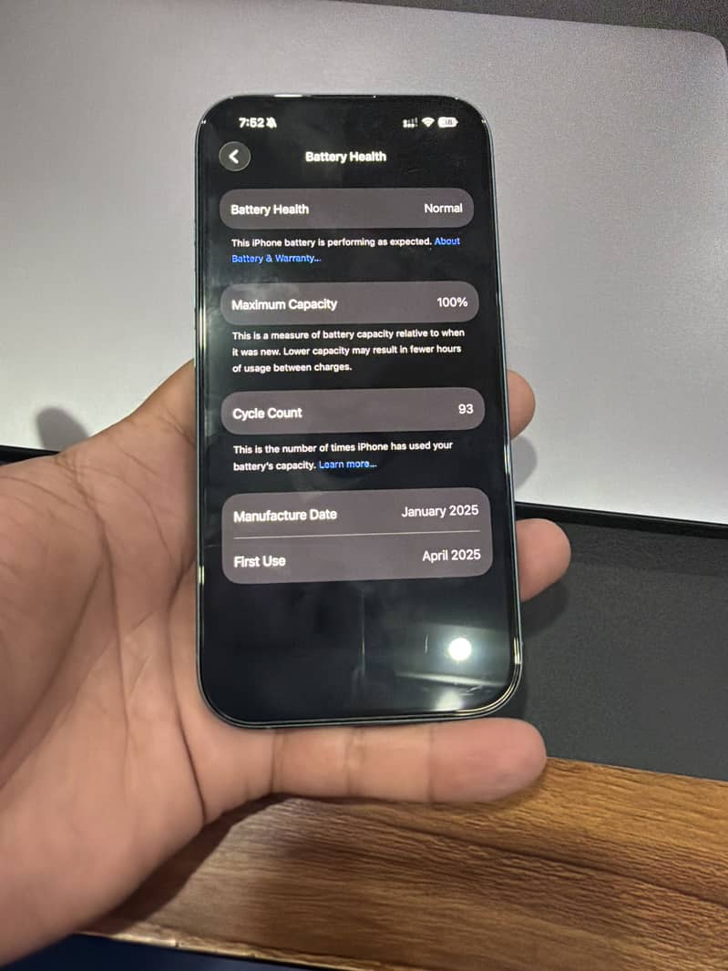 Apple iPhone 16 6
