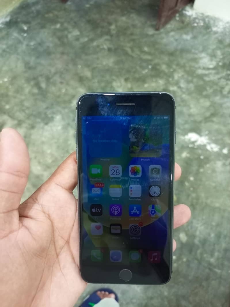 Apple iPhone 8 Plus 4