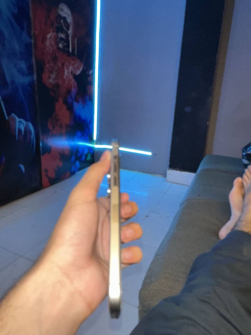 Apple iPhone 15 Pro Max 3