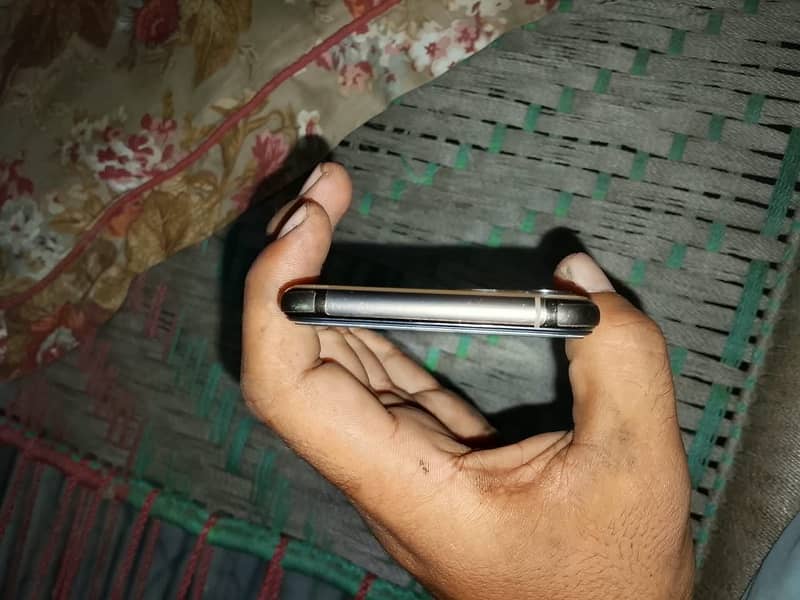 Apple iPhone 11 Pro 3