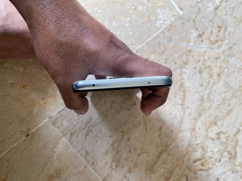 Xiaomi Redmi Note 9S 4