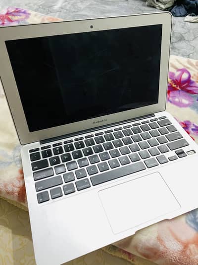 Macbook air mid 13(i5)