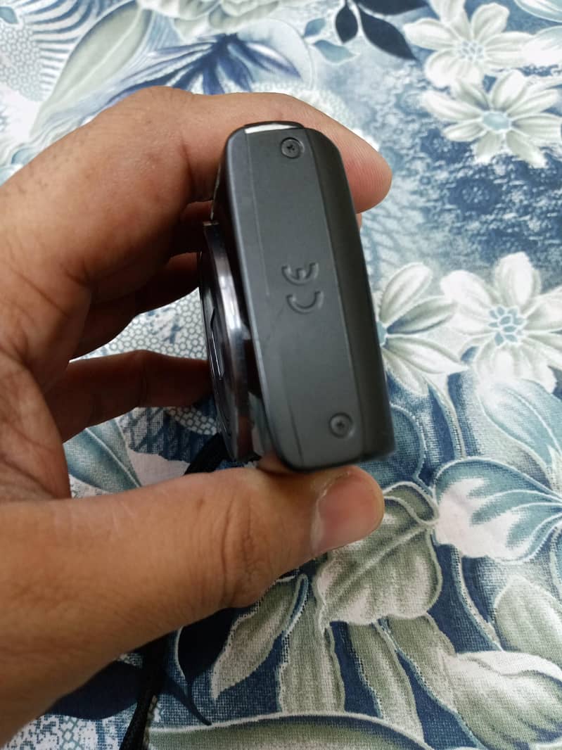 Canon Digital Camera | 20 mega pixel 2