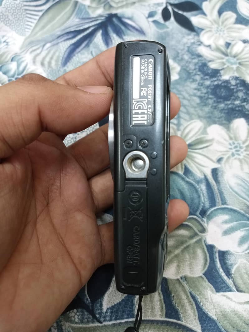 Canon Digital Camera | 20 mega pixel 4