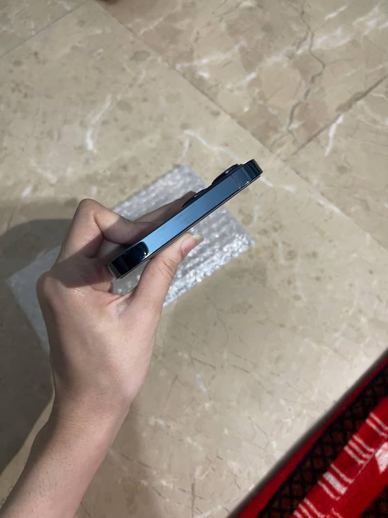 Apple iPhone 12 Pro Max 4