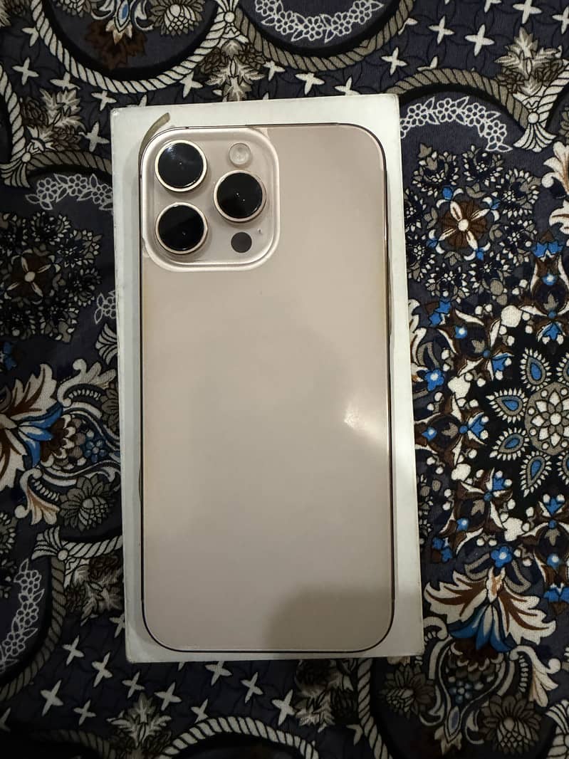 Apple iPhone 16 Pro Max 1