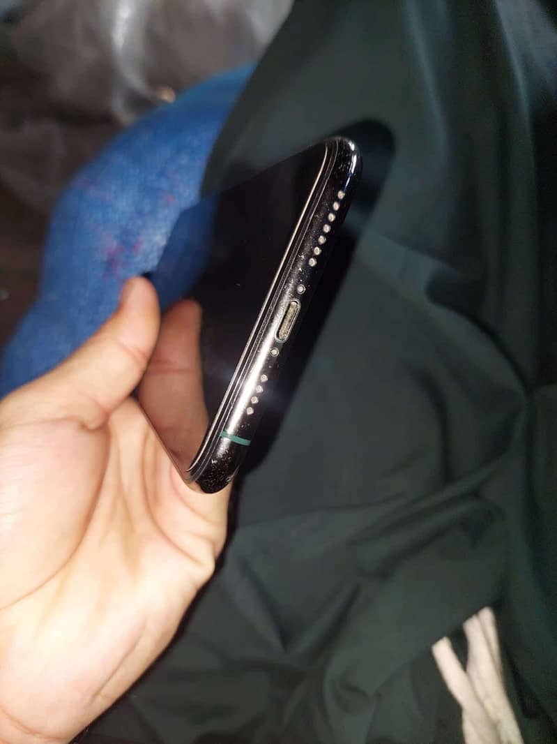 Apple iPhone 11 Pro Max 1