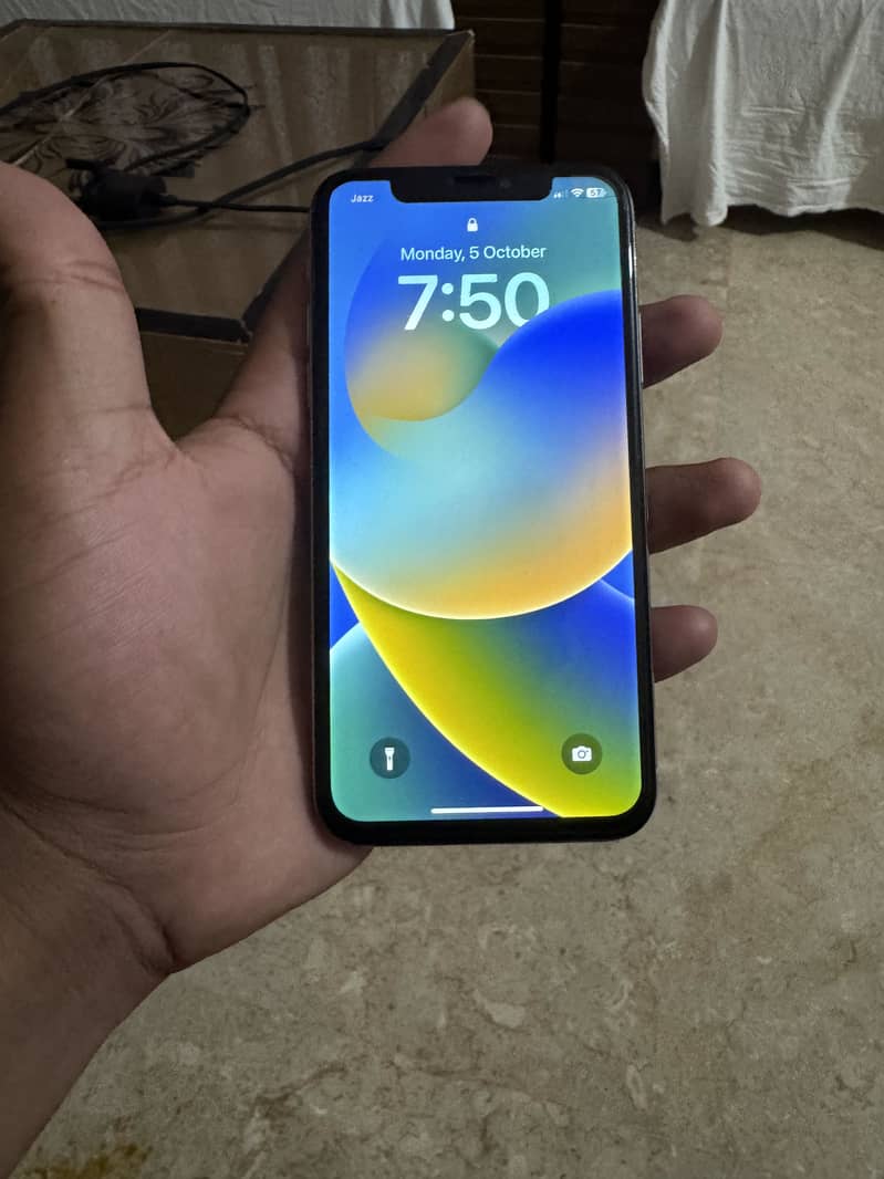 Apple iPhone X 3
