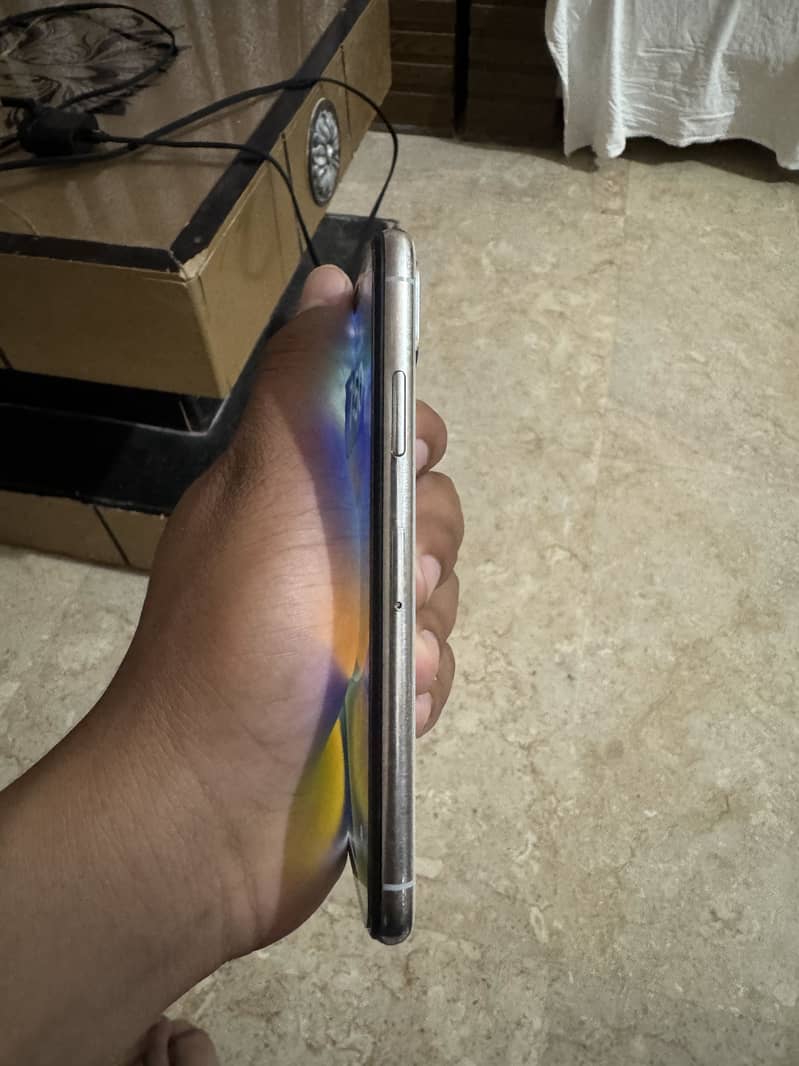 Apple iPhone X 5