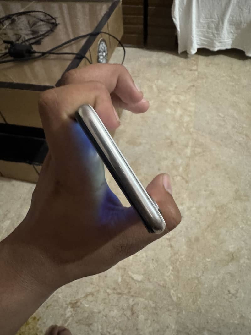 Apple iPhone X 6