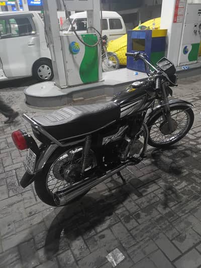 Honda 125 2014 model 10 by 8 condition genuine documents general file
