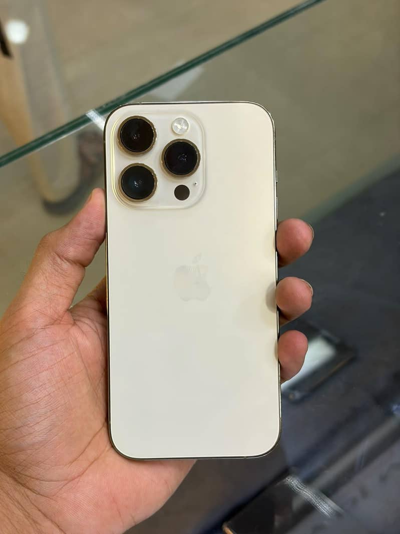 Apple iPhone 14 Pro 0