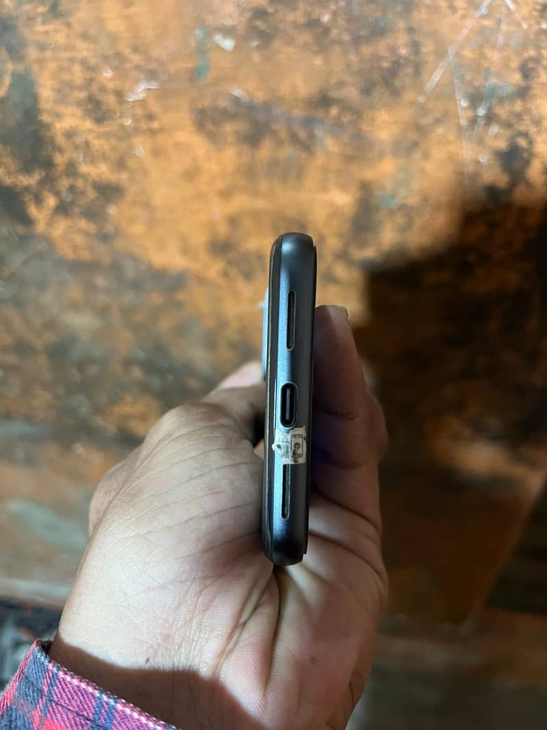 Google pixel 8 4