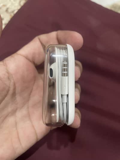 Apple earphone original new not used