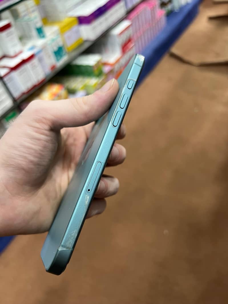 Apple iPhone 16 Plus 3