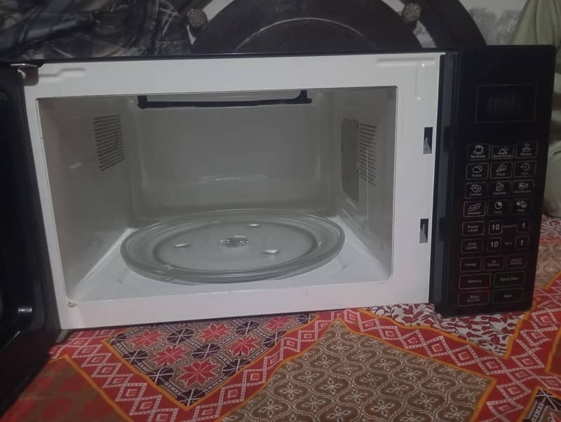 MICROWAVE OVEN 1