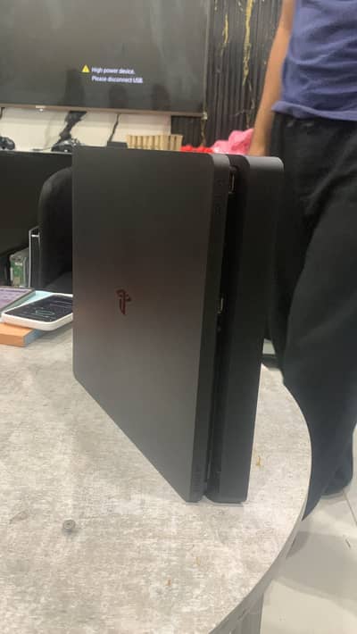 Ps4 Slim Jailbreak - used - 10/10 condition