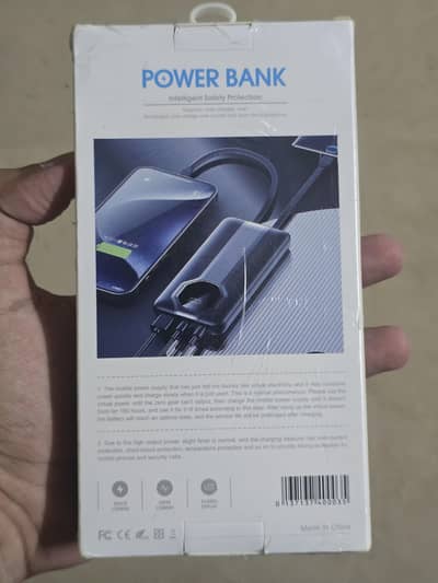 20000mAh Fast charging power bank - Digital Display + 2 built in cable