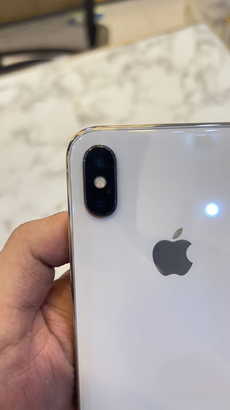 Apple iPhone X 3