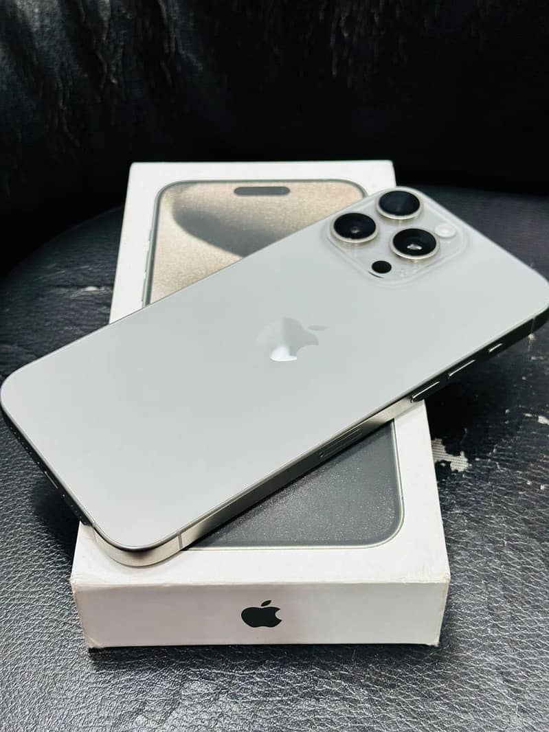 Apple iPhone 15 Pro Max 3