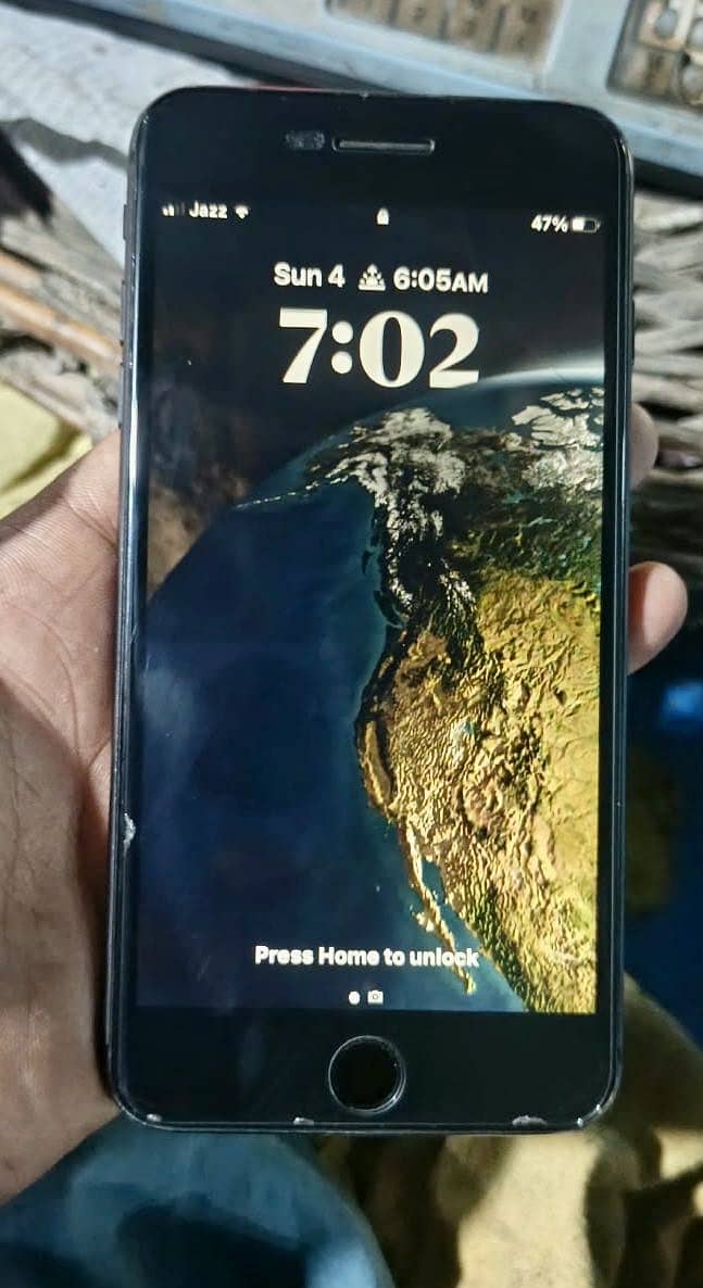 Apple iPhone 8 Plus 1