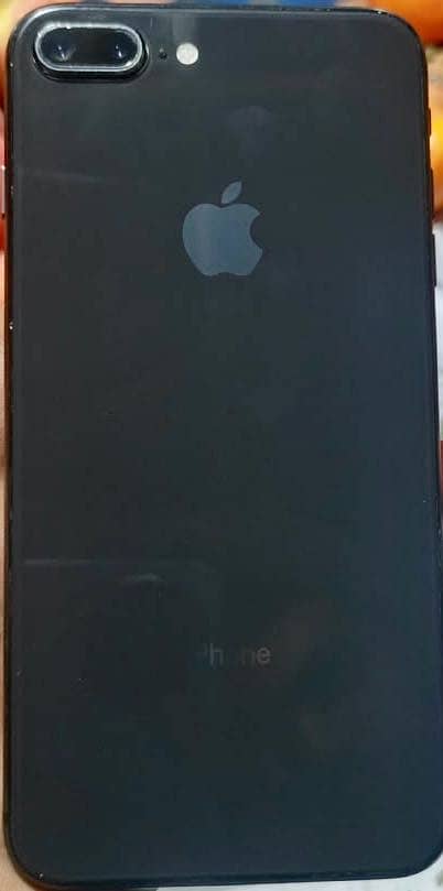 Apple iPhone 8 Plus 2