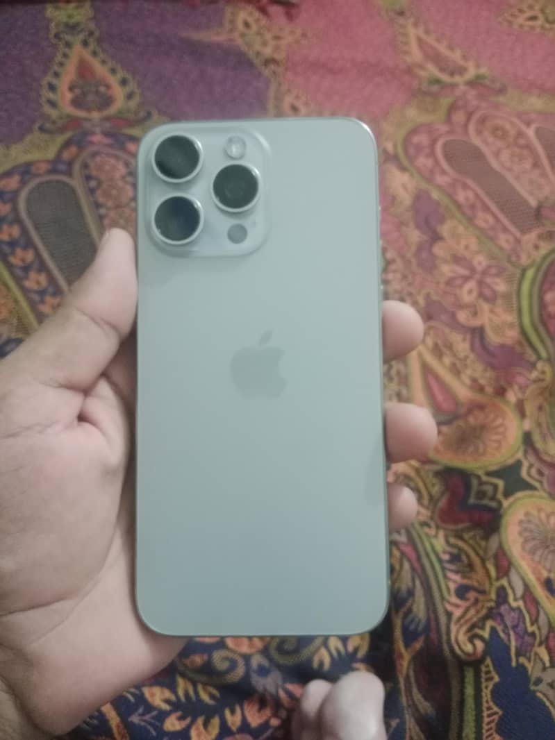Apple iPhone 15 Pro Max 0